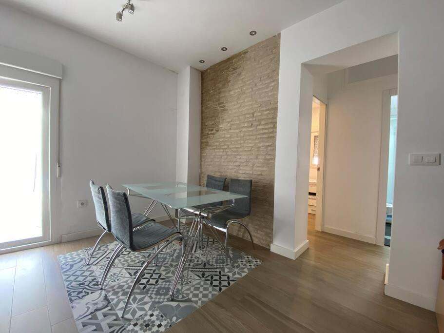 Central And Cozy Apartment In Sevilla Buitenkant foto